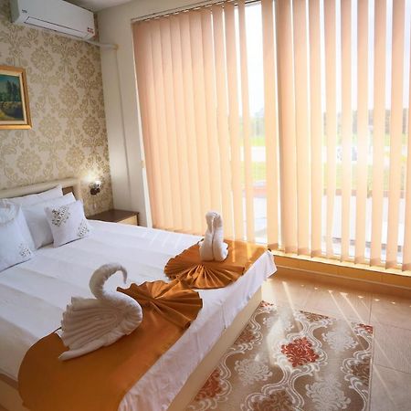 Garni Hotel Saradis Kruševac Exterior foto