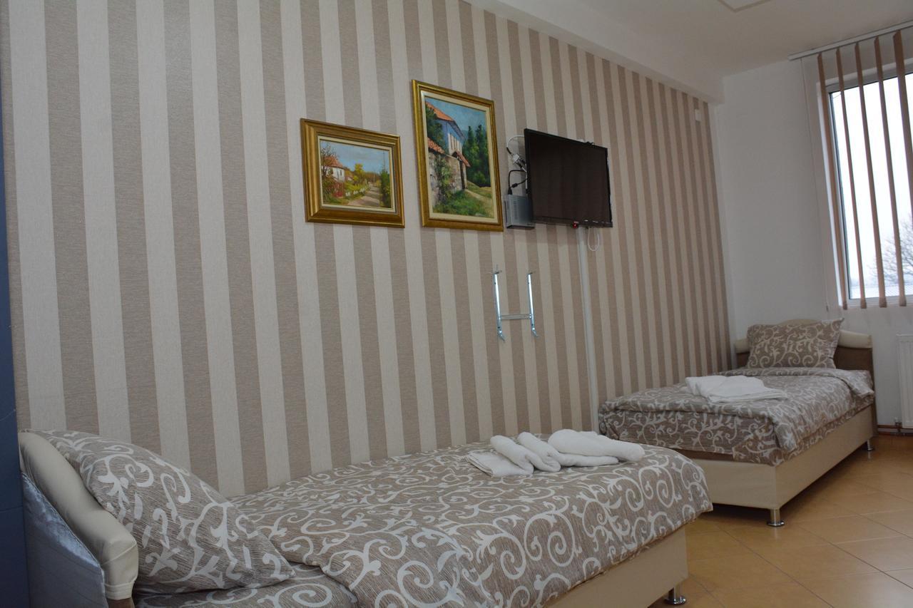 Garni Hotel Saradis Kruševac Exterior foto