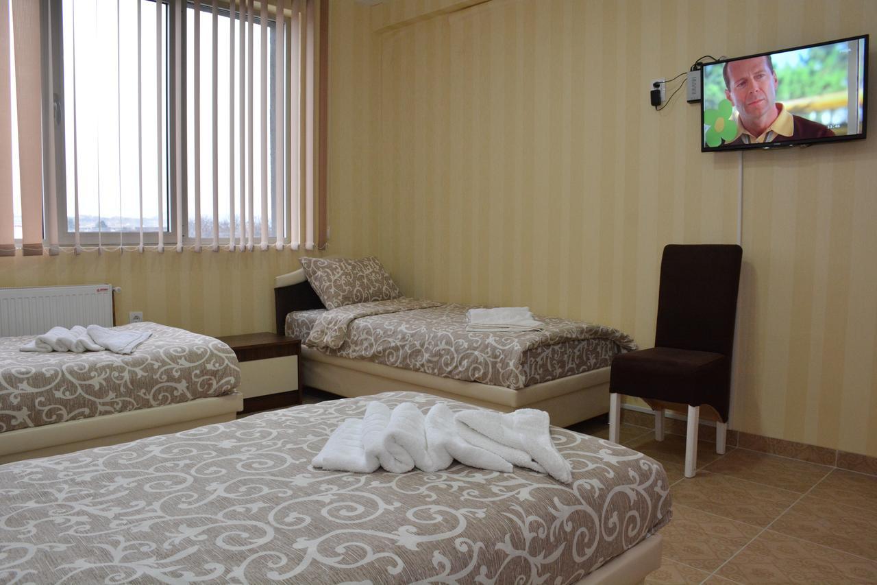 Garni Hotel Saradis Kruševac Exterior foto