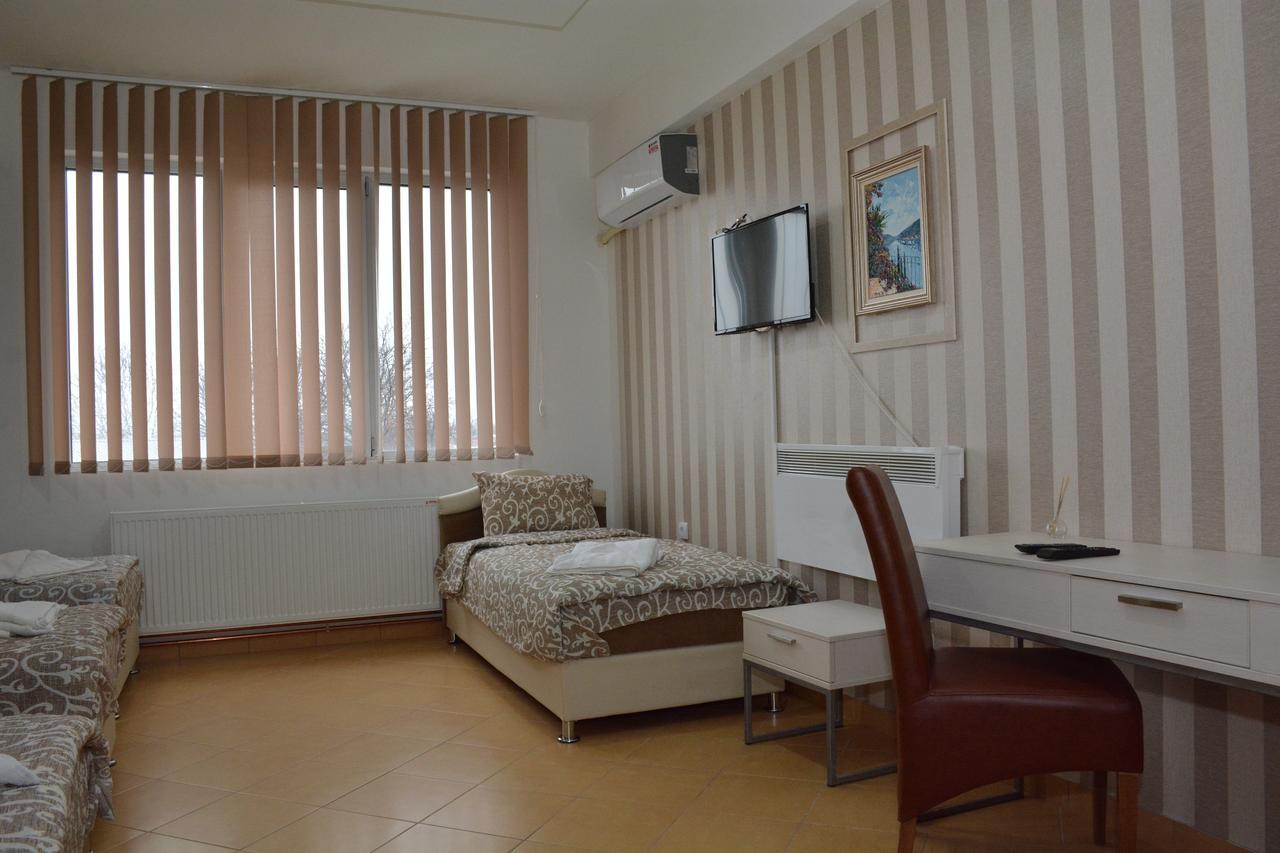 Garni Hotel Saradis Kruševac Exterior foto