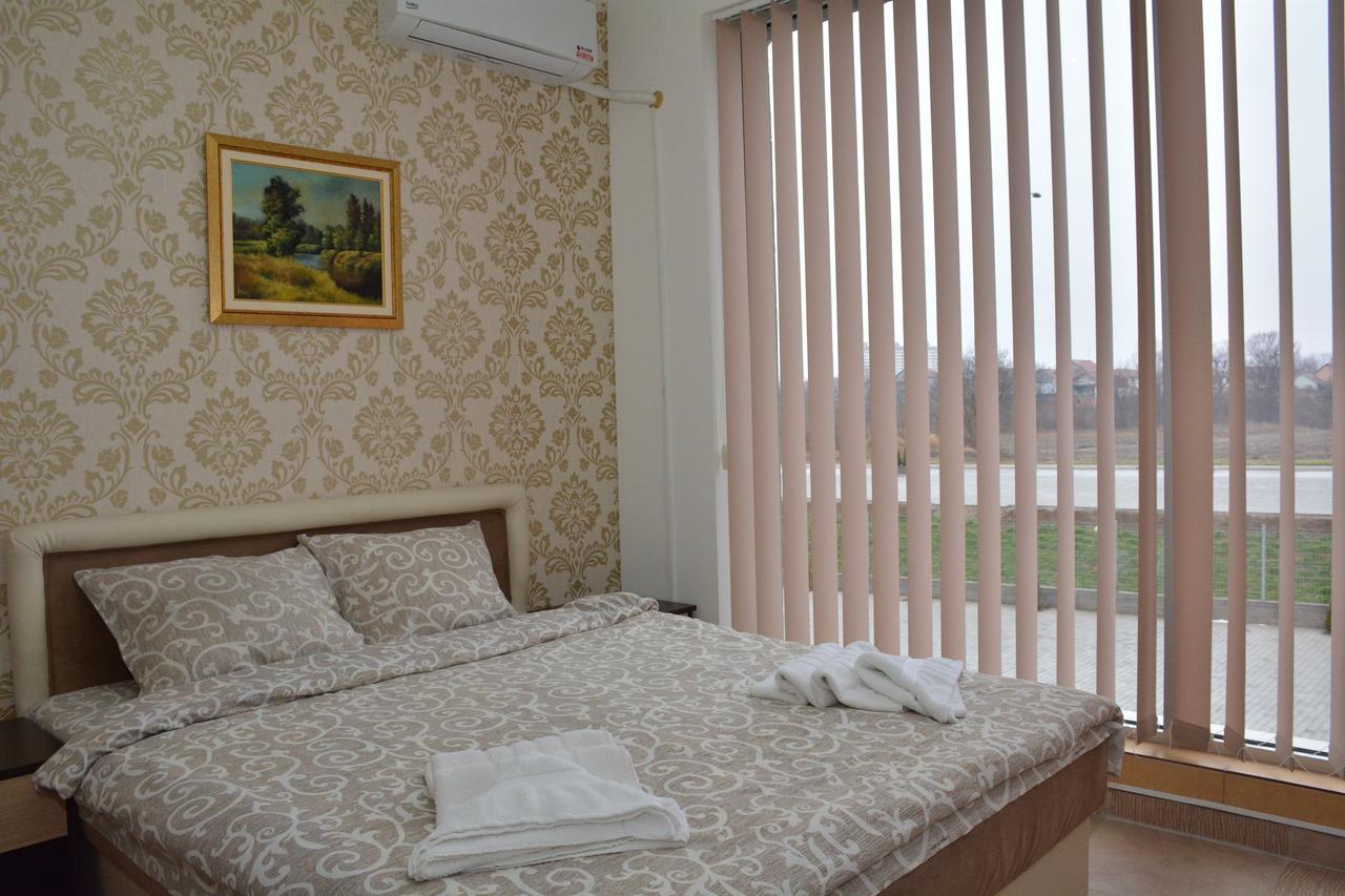 Garni Hotel Saradis Kruševac Exterior foto