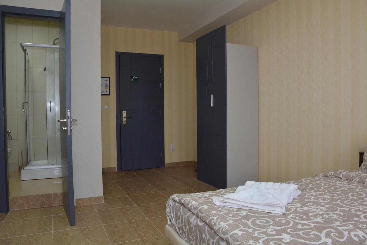 Garni Hotel Saradis Kruševac Exterior foto