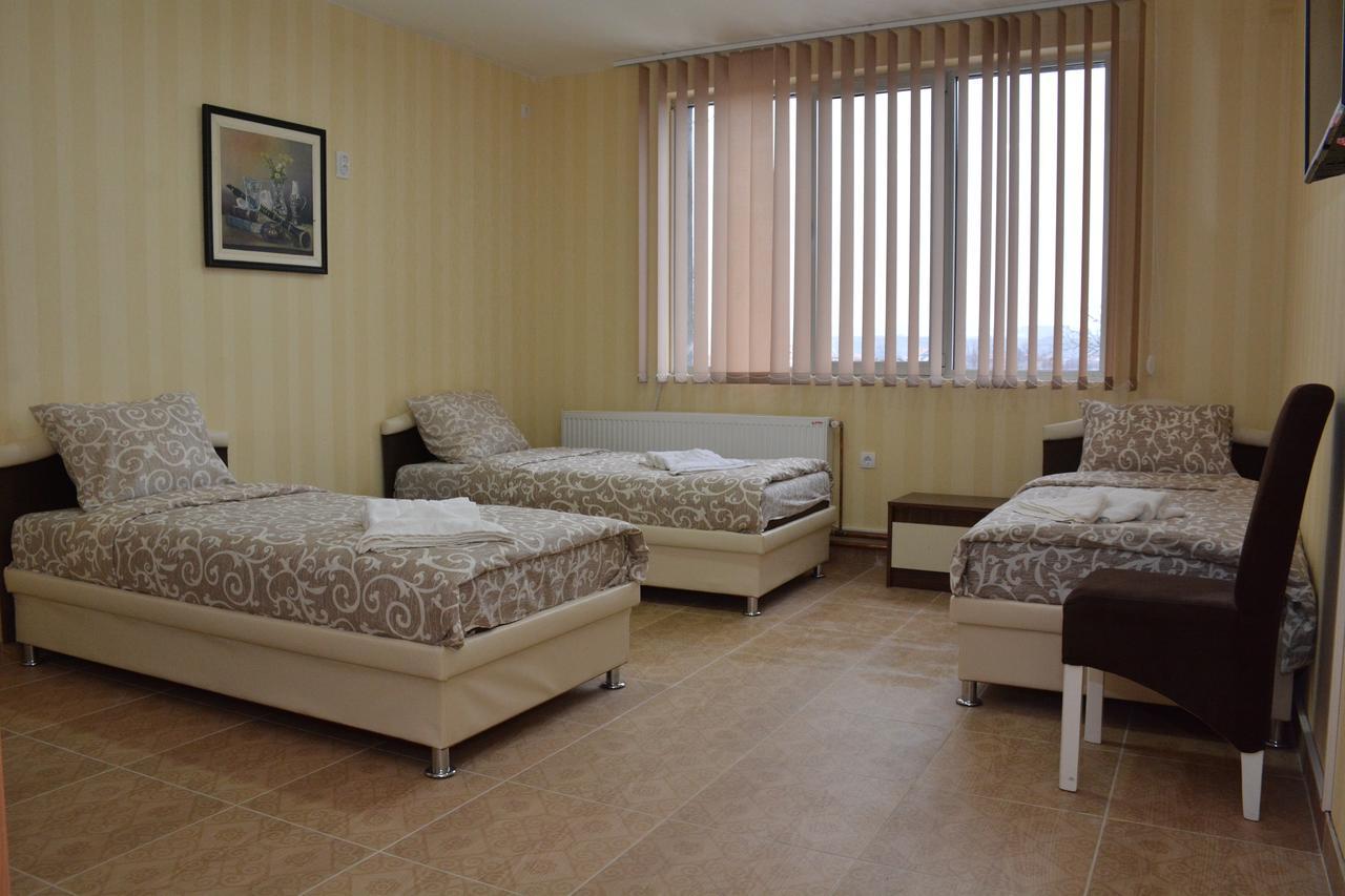 Garni Hotel Saradis Kruševac Exterior foto