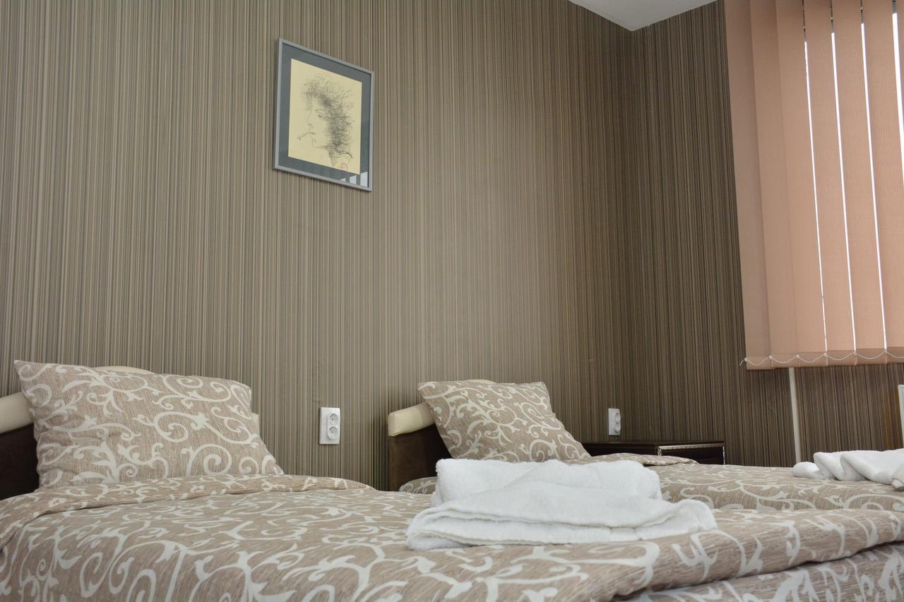 Garni Hotel Saradis Kruševac Exterior foto